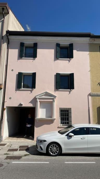 Al Capitello Apt, 5 Minutes From Treviso Airport Apartment ภายนอก รูปภาพ